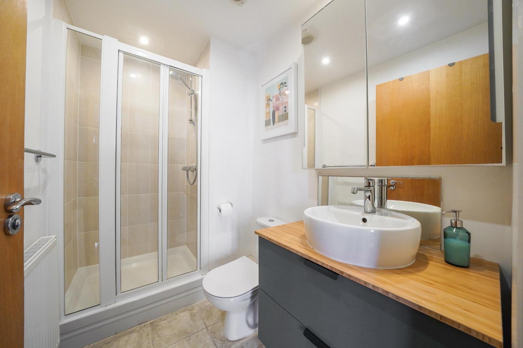 City Riverside - 2 Bedroom & Free Parking Barking  Esterno foto